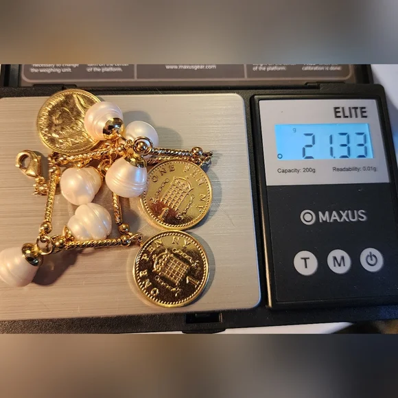 Queen Elizabeth part 2 gold bracelet